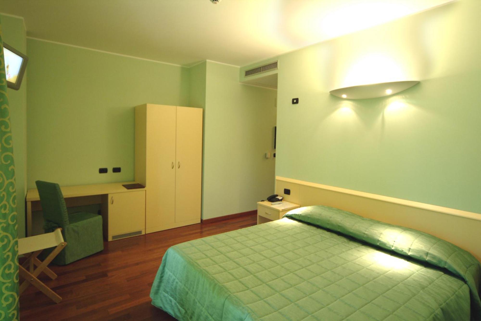 Caprice Hotel Avigliana Ruang foto