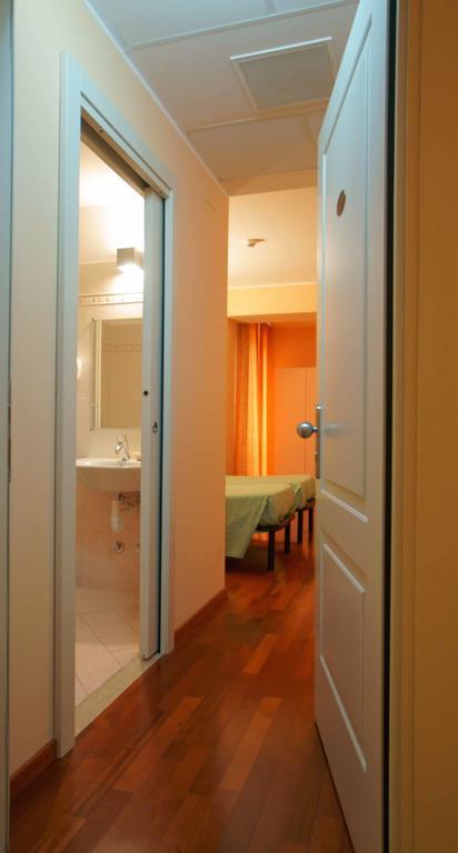Caprice Hotel Avigliana Ruang foto