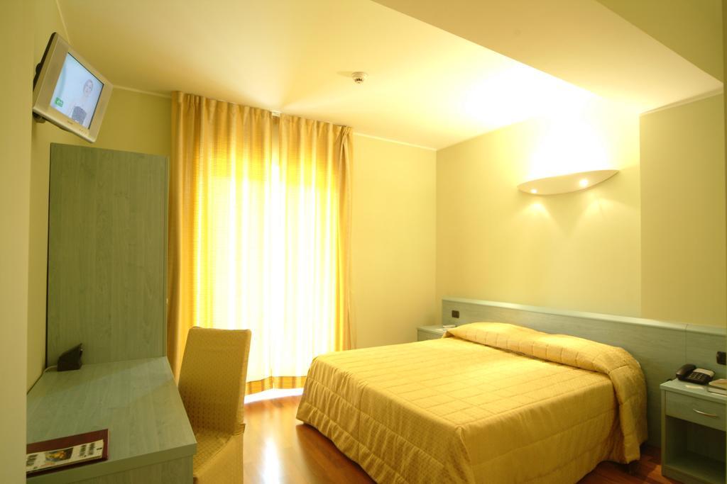 Caprice Hotel Avigliana Bagian luar foto